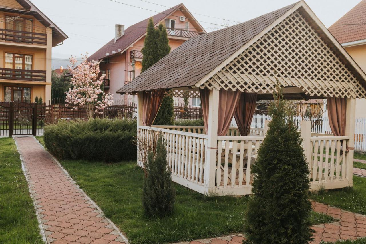 У Оксани Hotell Solochyn Eksteriør bilde