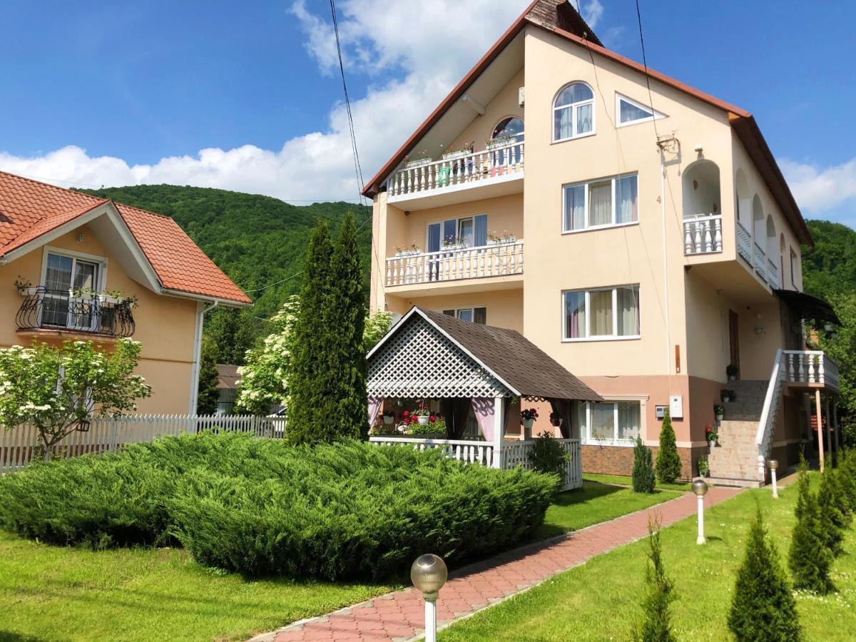 У Оксани Hotell Solochyn Eksteriør bilde